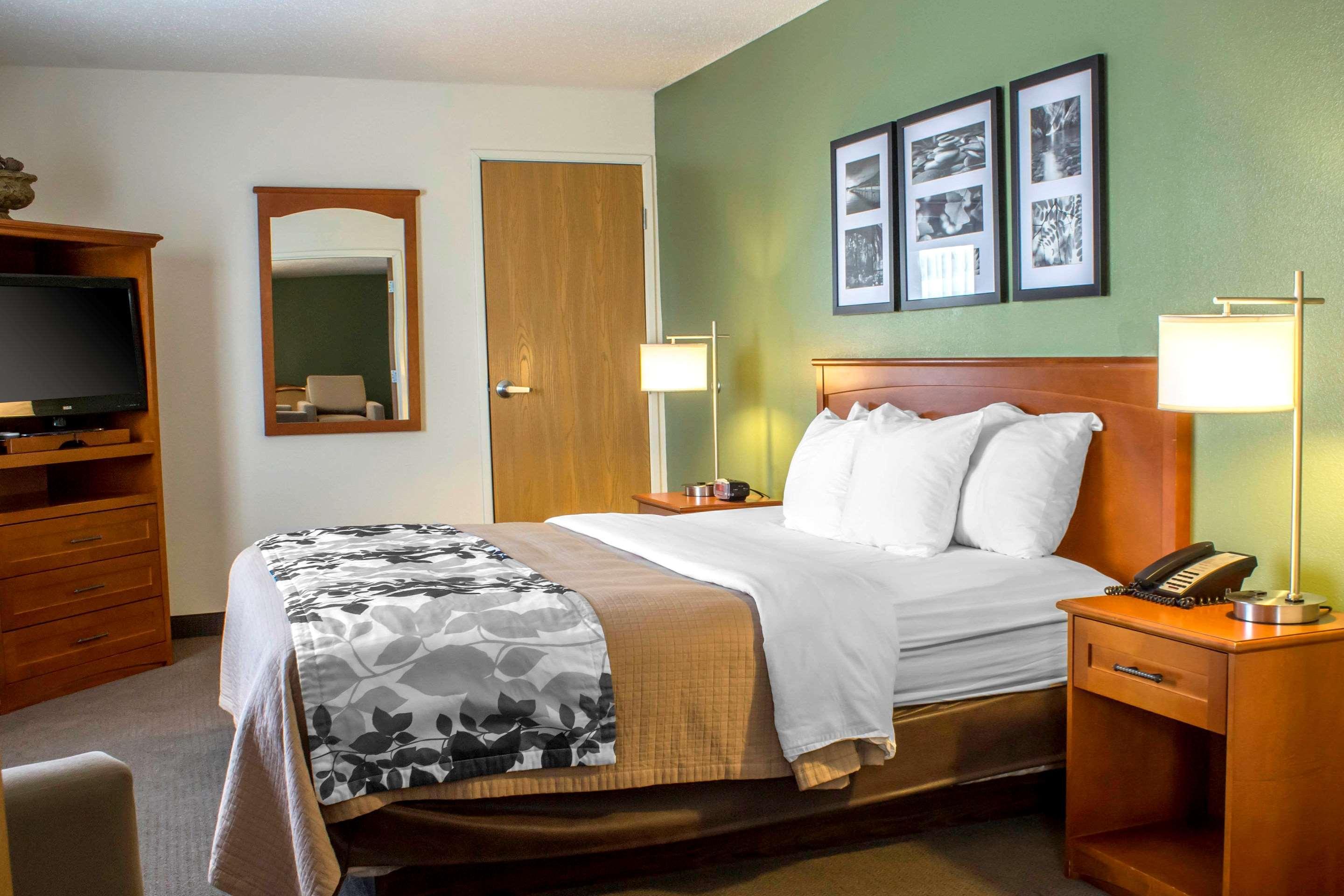 Sleep Inn & Suites Charles City Экстерьер фото